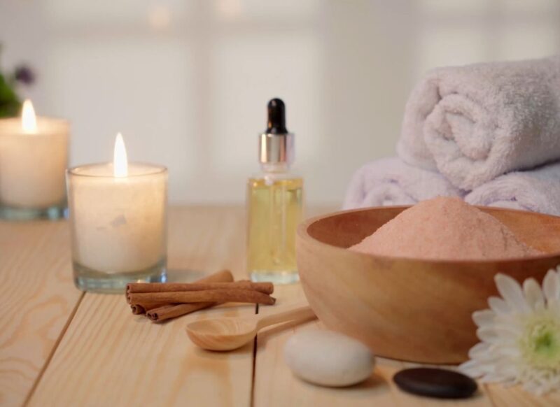 ulje lavande na stolu